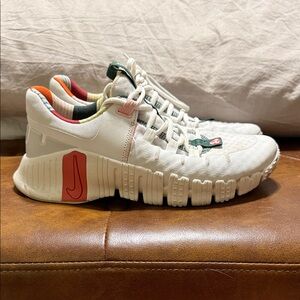 Nike Women’s Metcon Frees